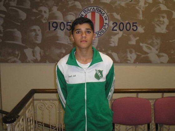 José juega de enganche y de no ser futbolista, le gustaría ser abogado. Él es otro miembro del Sub-13.