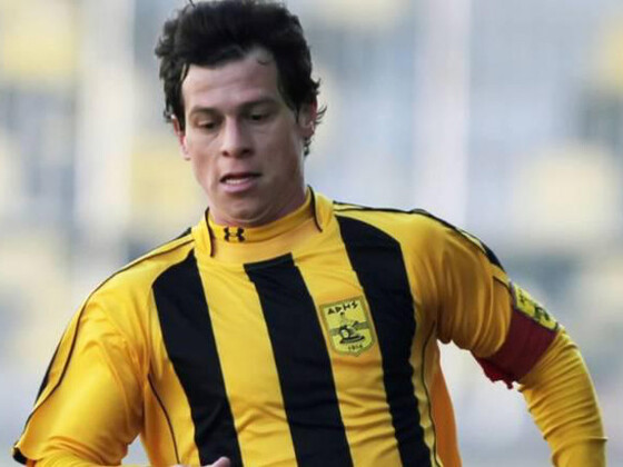 Mauro Poy juega en el Aris Salónica. Ya lleva ocho años en el fútbol griego.