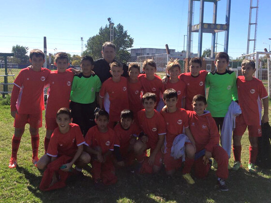 El Tata Martino con el plantel de Predecima de Provincial. Fue el domingo en el Country.