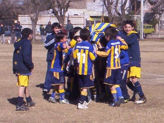 El festejo canaya, en la previa, fue compartido. Luego de los penales la que celebró fue la línea A.