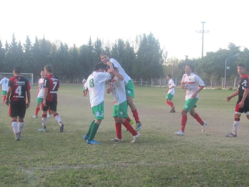 Aguirre le arrebató el invicto al puntero Newell's en Gomara. Foto: Esteban Torres.