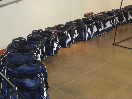 Los bolsos listos y esperando. Seguramente ya se deben estar llenando.
