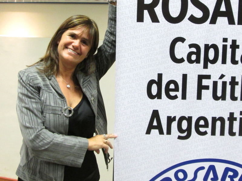Débora Edreira, tesorera de Rosarina y Presidenta de San Telmo, presidirá la delegación.