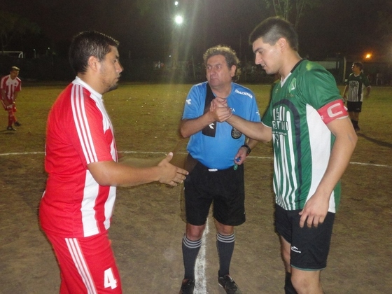 Carlos Peralta, el capitán de Juan XXIII, fue quien marcó el único gol que hubo esta noche.