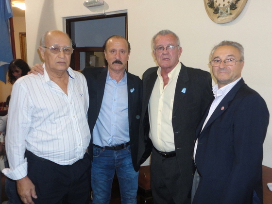 Mario D'ascanio, vicepresidente de la Asociación Rosarina, junto a Solari, Poy y Obberti.