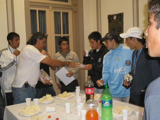 A la hora de los sandwichitos y la gaseosa los jugadores no estuvieron tímidos, y probaron de todos.