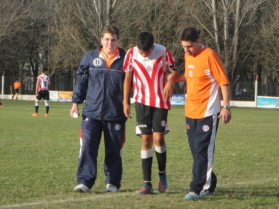 La lesión del capitán. El dolor de Isaías lamentablemente empañó el festejo por la victoria.