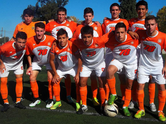 Adiur, hasta aqu&iacute; el equipo m&aacute;s correcto del Torneo Molinas. Foto: Pasiones Rosarinas.