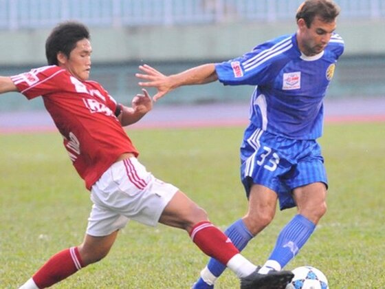 Según Alejo, el fútbol vietnamita tiene mucho roce físico y faltas. Para un volante creativo ha de ser dura.