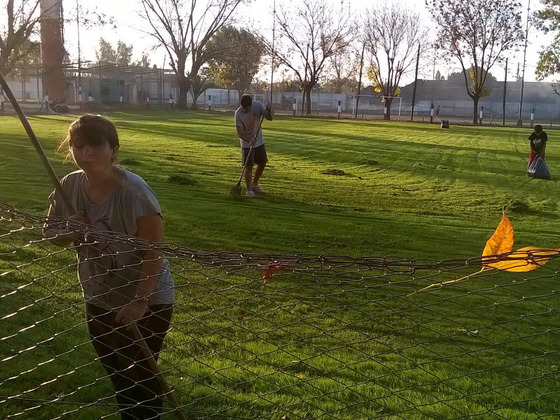 El resembrado de la cancha principal de fútbol infantil quedó espectacular. ¡Felicitaciones!