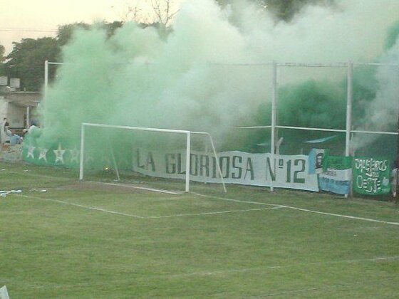 La salida del equipo de la estación en una de sus presentaciones. El verde es el color preponderante.