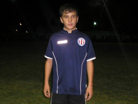 Tomás es de la ciudad de San Lorenzo, juega en Bancario y es fana de Boca. Lo espera un viaje formidable.