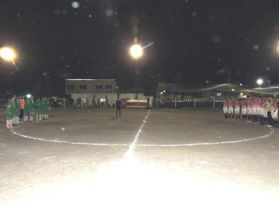 En la previa del juego se hizo un minuto de silencio por Mauro, el hincha de Pablo VI fallecido.
