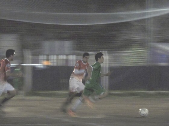 Brenga encara a toda velocidad. Luego será derribado. Por momentos fue muy friccionado.