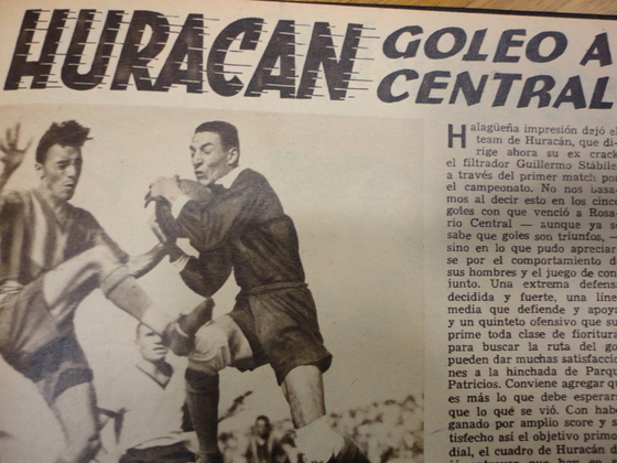 En su debut afista Central cayó en Capital ante Huracán. El delantero de la foto es Laporta.