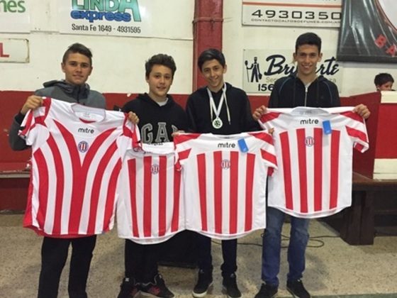 Por primera vez, jugadores de la Asociación Rosarina de Fútbol participaron del torneo como invitados de otros equipos americanos. Una experiencia única de intercambio deportivo y cultural.