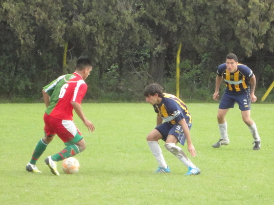 Cristian Ríos se proyecta en una acción del complemento. En esa etapa fueron los goles.