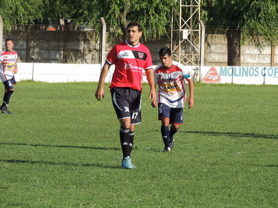 Sebastián Benítez volvió y le dio agresividad y volumen al juego de Unión.