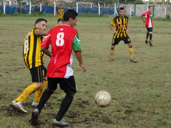 Brian Juárez estaba haciendo un gran partido y hasta podía ser figura, pero fue reemplazado.