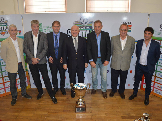 Representantes de los 5 clubes de primera división, Miguel Lifschitz y Carlos Lanzaro.