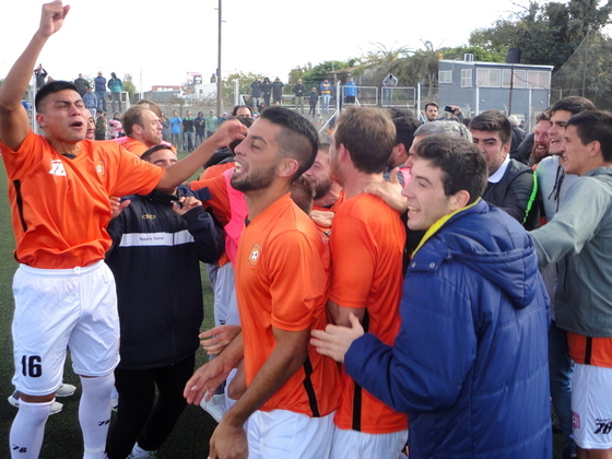 Franco Rivas y Román Medina, dos de los que celebran la clasificación a la final.