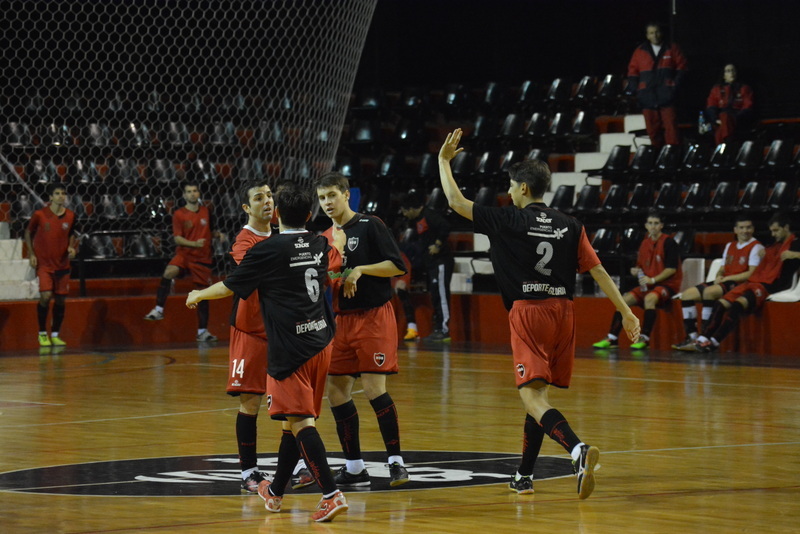 Le sobró. Newell's solucionó el "trámite" en la primera etapa, con una amplia diferencia.