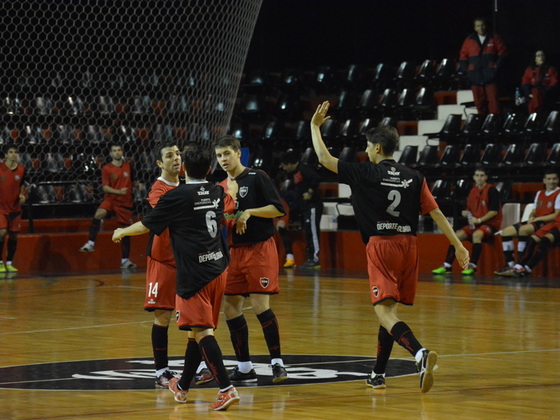 Le sobr&oacute;. Newell's solucion&oacute; el &quot;tr&aacute;mite&quot; en la primera etapa, con una amplia diferencia.