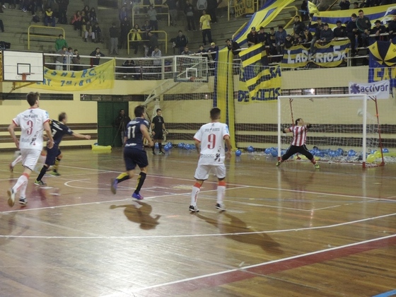 El segundo gol de Central, por sexta falta, fue sobre el final de la intensa primera mitad.