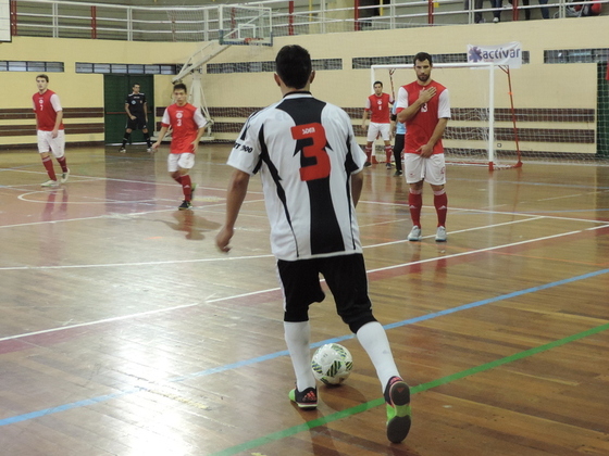 El Porvenir y Provincial animaron un partido muy emotivo, pese a que ambos se sab&iacute;an con pocas chances de avanzar en el Torneo.