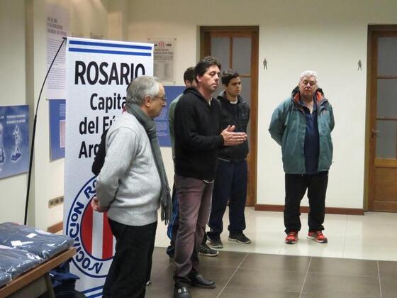 El Director Técnico, Claudio Marinich, dando las últimas indicaciones antes del torneo.