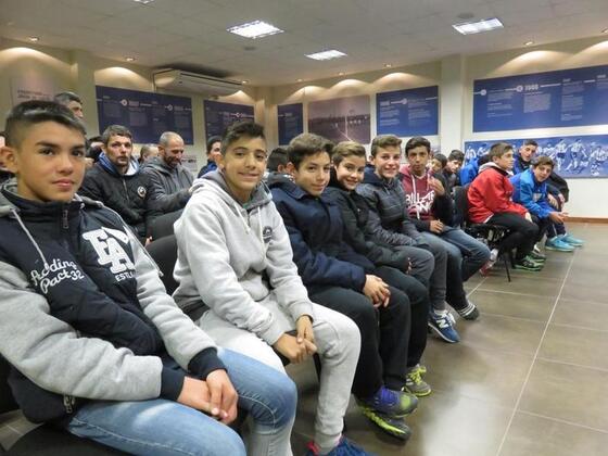 Los chicos contentos por la experiencia que están por vivir.