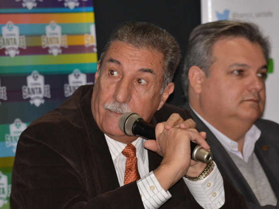 Mario Giammar&iacute;a disert&oacute; ante m&aacute;s de 250 personas, que lo despidieron con un gran aplauso.