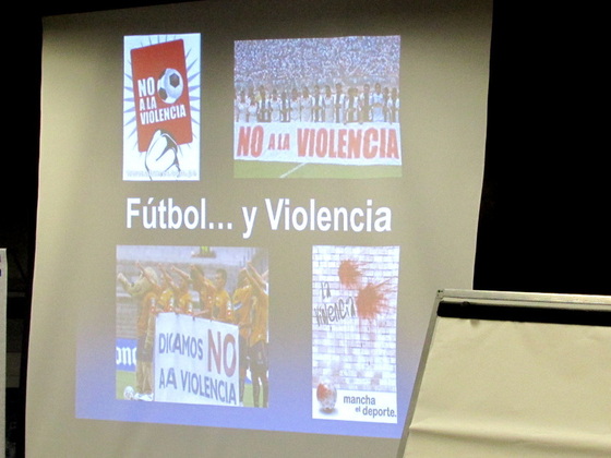Un video introductivo, repasaba diferentes momentos violentos en el fútbol profesional.