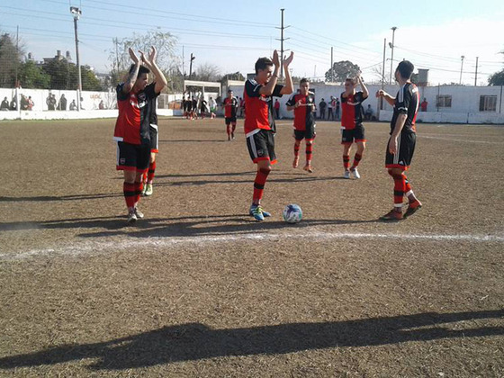 Imparables. Los chicos de Newell's no le dan chances a sus perseguidores. Foto: Erica Pizzuto.