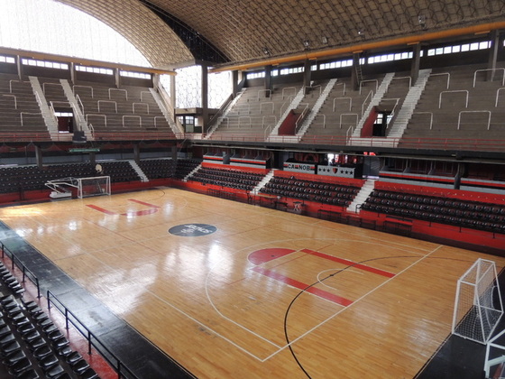 El Estadio Claudio Newell, que se va convirtiendo de a poco en "el templo" del futsal rosarino.