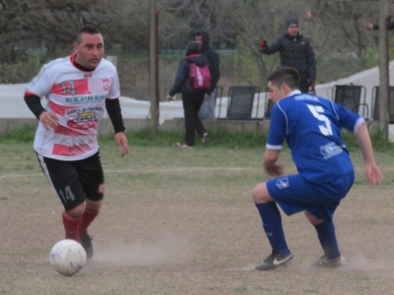 Carlos "gucci" Albornoz y Ezequiel "chimpa" Previti. Dos de los más veteranos del partido.