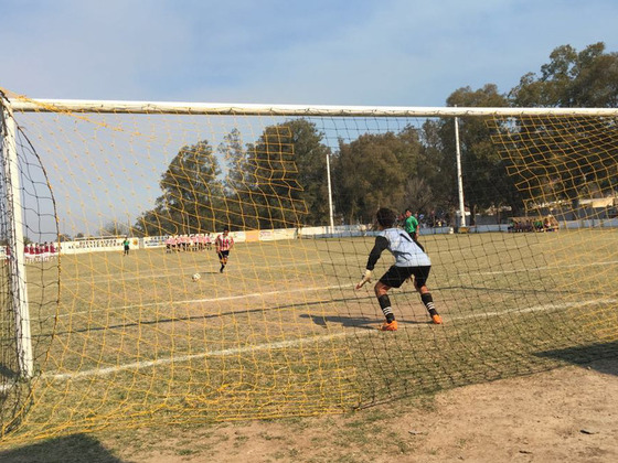 La definición por penales en el duelo ante la Liga de Alcorta, y que derivó en el cuarto puesto.