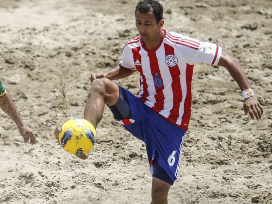 Pedro Moran, figura del fútbol-playa paraguayo y goleador del último Mundial. Estará aquí.