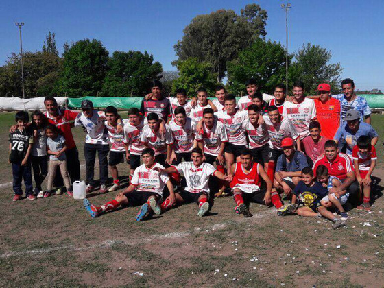 El festejo fue en casa ante Unión. Ya hay varios chicos que juegan en el primer equipo.