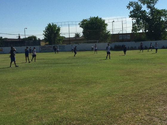 Muy mejorado. El estado del campo de juego del Club BANCO fue nivelado y sembrado.
