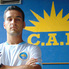 Marco Petronio junto al escudo del Club que lo vio crecer, Horizonte. Se va a Barracas.