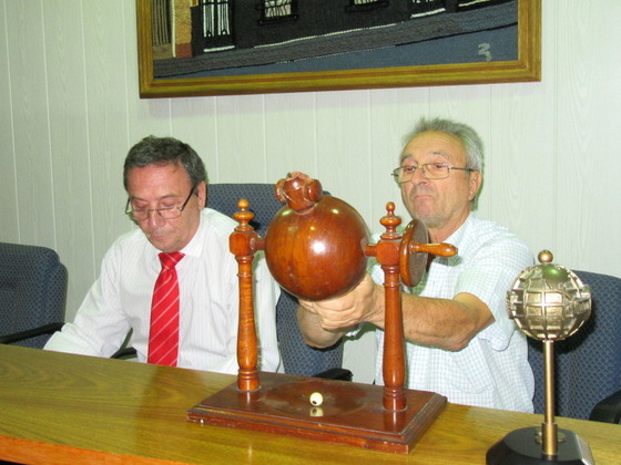 Mario D'ascanio y Fernando Verdolín, Vicepresidente y Secretario de la Rosarina de Fútbol.