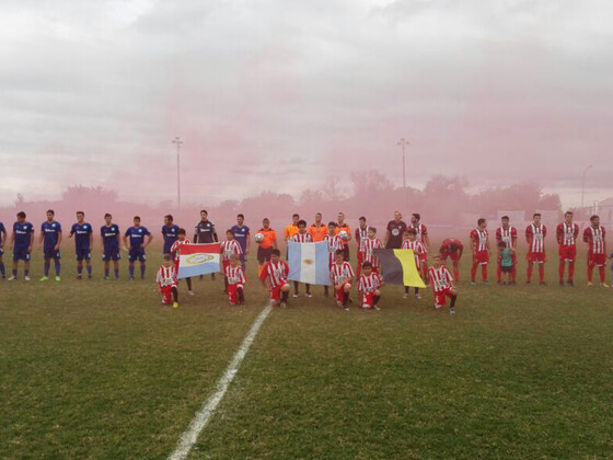 Santa Paula de G&aacute;lvez y Uni&oacute;n de Bernardo de Irigoyen. Este partido fue emitido por el Canal 5RTV, de la Provincia. Todas las semanas televisar&aacute;n uno. Foto: Hern&aacute;n Diaz.