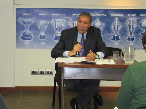Mario Giammaría, el Presidente de la Asociación Rosarina, brindó una jugosa charla final.