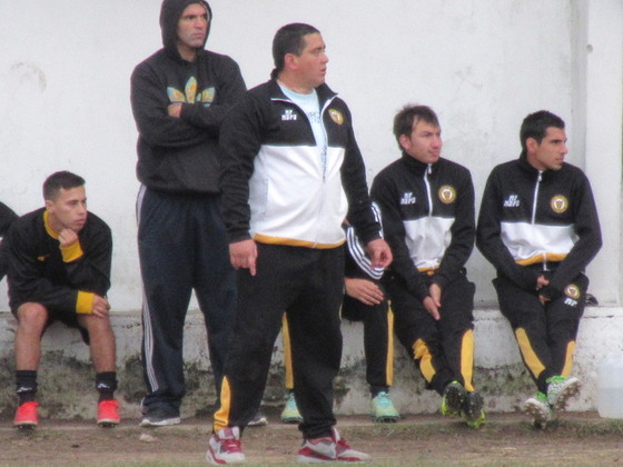 Gastón García dirige hace mucho al primer equipo de Alianza, con la ayuda de Ernesto Rey.