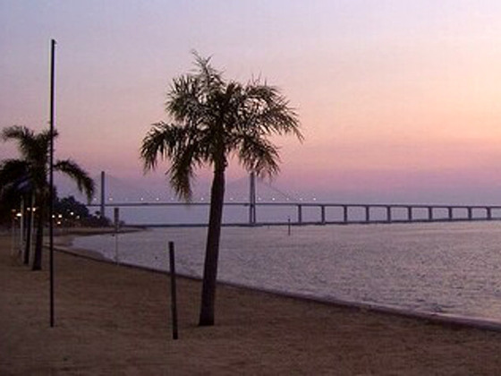 El río Paraná, y toda la costa de nuestra ciudad, constituyen un paraje de relax y disfrute.