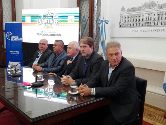 La mesa de máximas autoridades tuvo a Carlos Lanzaro de la FSF, y Neri Pumpido de Unión.