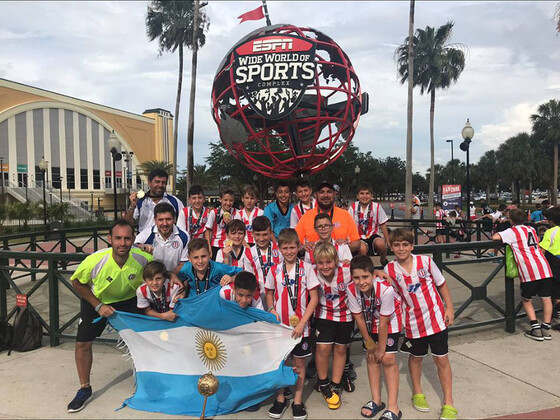 El Seleccionado Sub11 que se coronó campeón, venciendo a Juventus en la final.