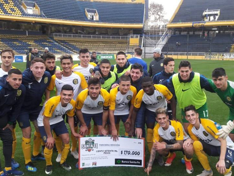 El plantel canalla que el sábado superó a Federación y se adjudicó los $170.000 en premios.