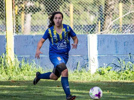 Erica Lonigro de Central A, con 27 goles en 13 partidos, es la gran goleadora entre las damas. Foto: Rosana Gómez.